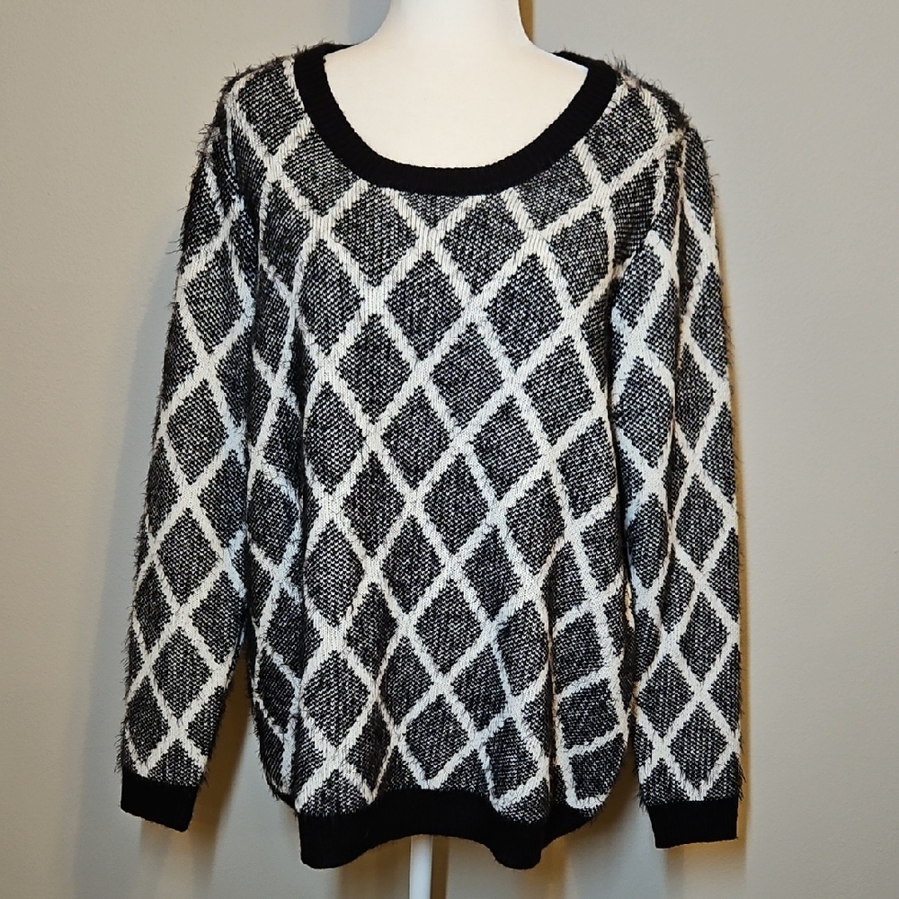 ​Lane Bryant Black & White Diamond Argyle Eyelash Knit Sweater - Size